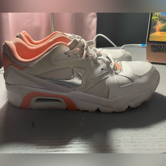 Peak air max - Picture 2 of 8